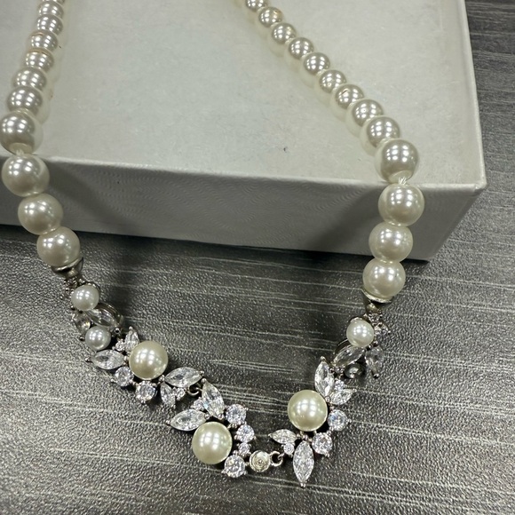 Elegant Faux Pearl & Cubic Zirconia Necklace and Earring Set - Picture 4 of 6